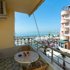 Apartman Comfortable Next To The, Durrës